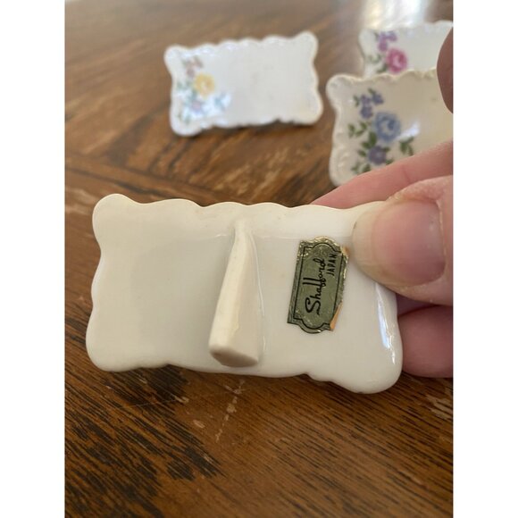 Shafford 4 Glazed Porcelain Place Setting Name Cards with Flowers, Self Standing - Picture 3 of 6
